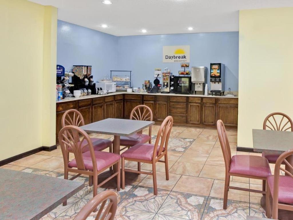 Halsted Inn And Suites Harvey - Chicago Southland Esterno foto